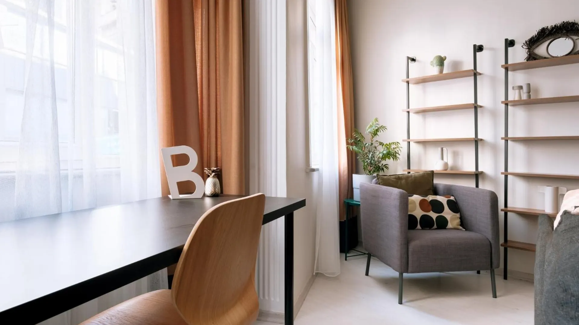 Modern Spacious Flat W Balcony 5 Min To Taksim Istanbul Apartment