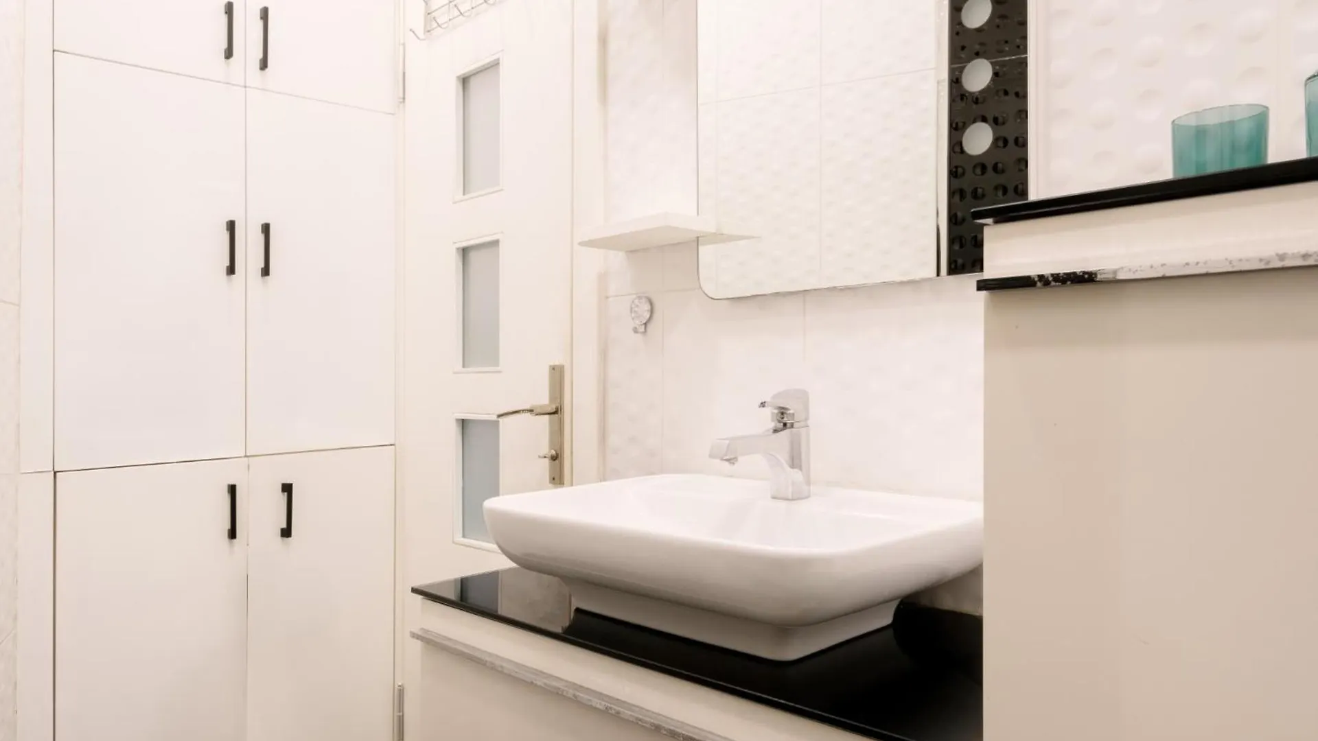 Modern Spacious Flat W Balcony 5 Min To Taksim Istanbul Apartment