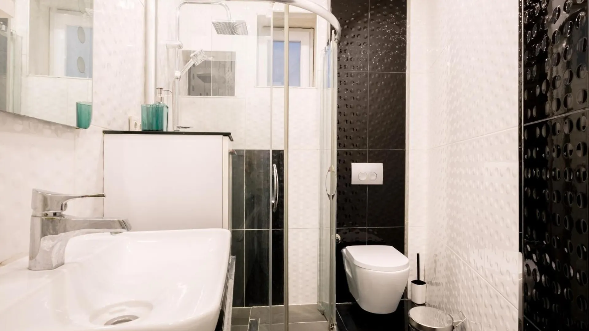 Modern Spacious Flat W Balcony 5 Min To Taksim Istanbul 0*,